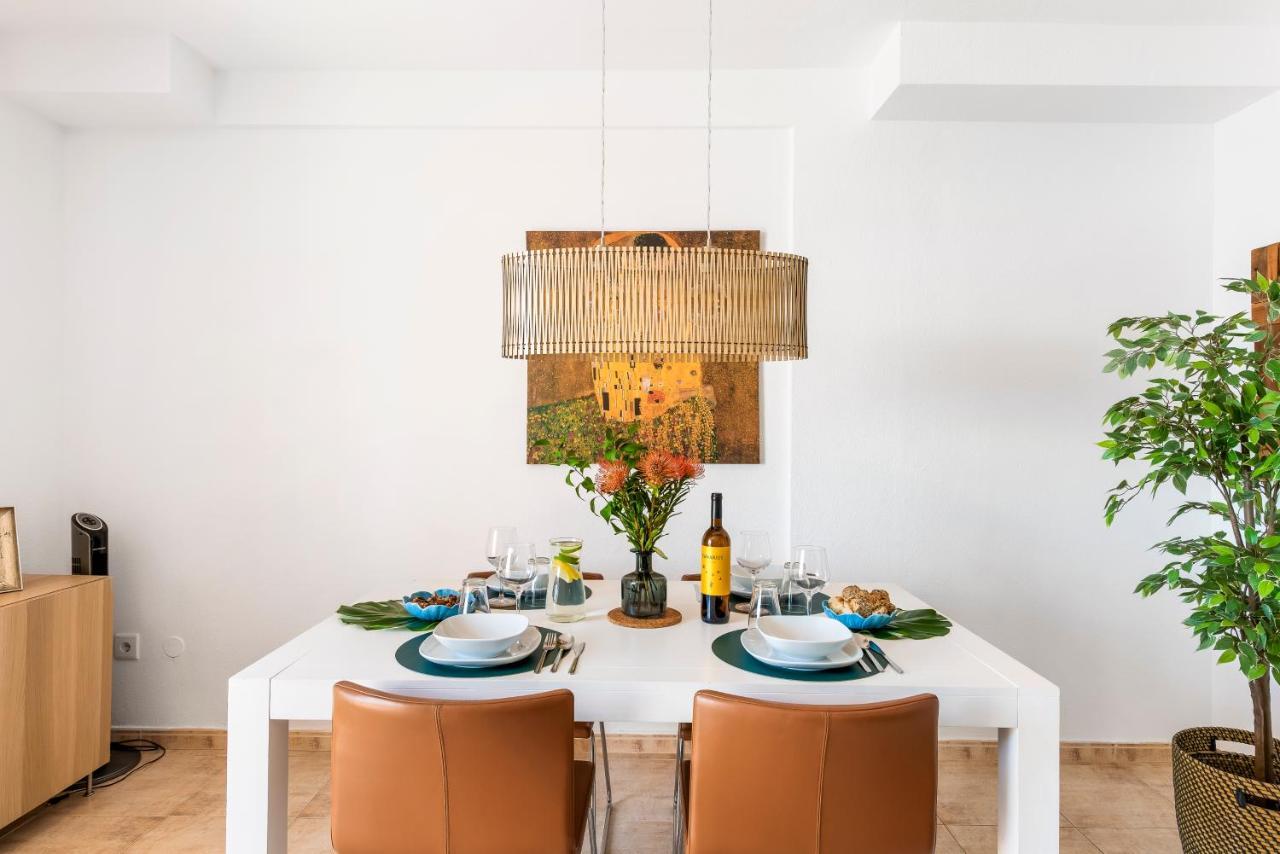 Radazul Beachfront Triplex With Swimming Pool & Parking מראה חיצוני תמונה