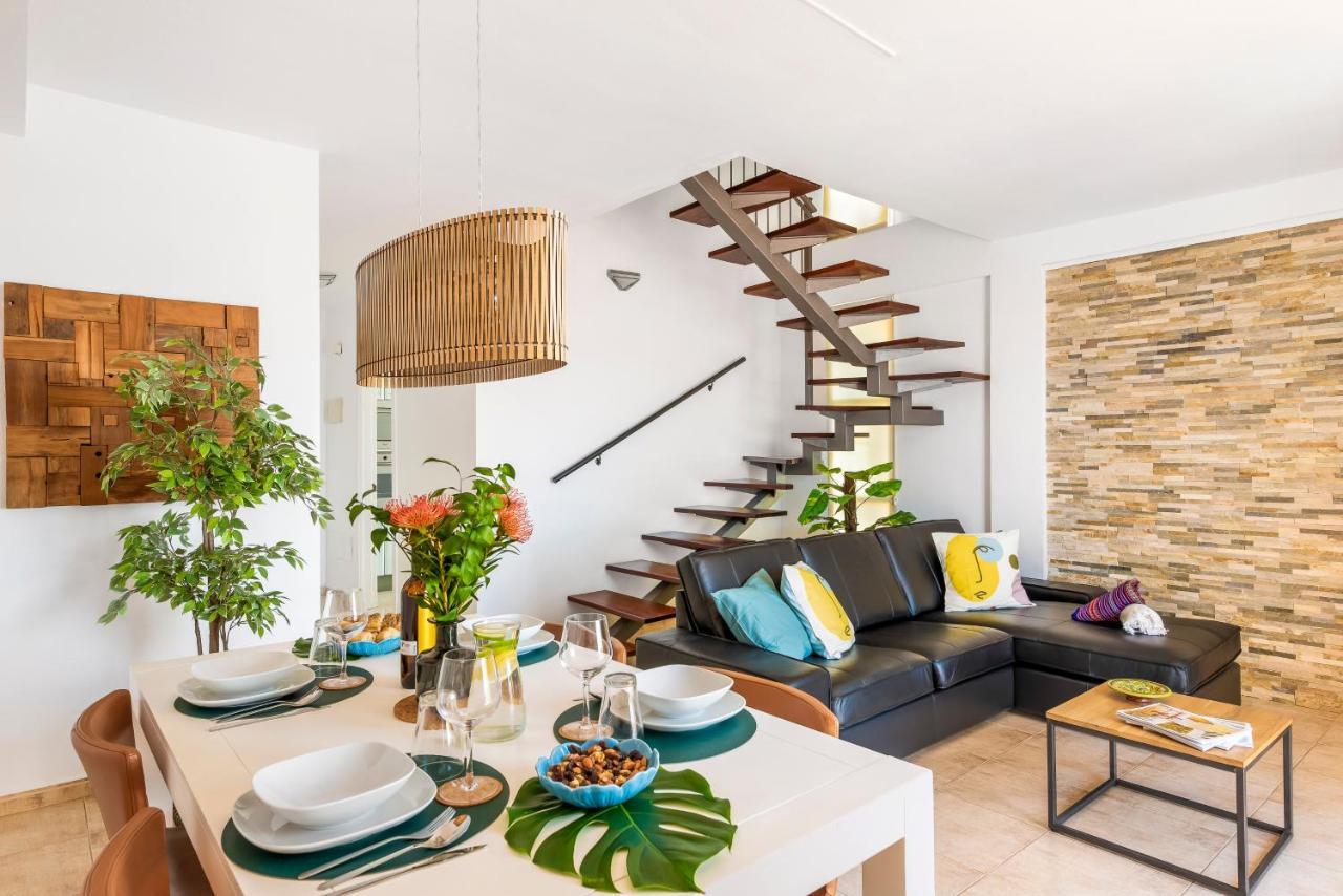 Radazul Beachfront Triplex With Swimming Pool & Parking מראה חיצוני תמונה